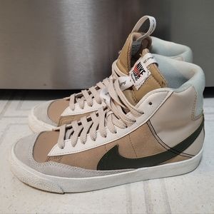 Nike Blazer Mid in Sanddrift
